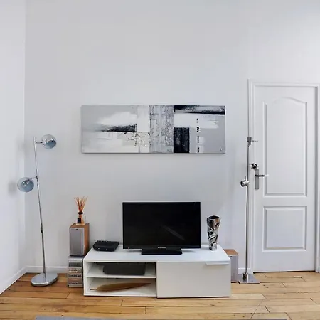 Apartment Charming 2p - Republic Temple